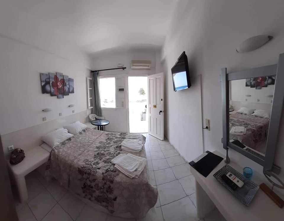 Rooms To Let Rena Monolitos Zewnętrze zdjęcie