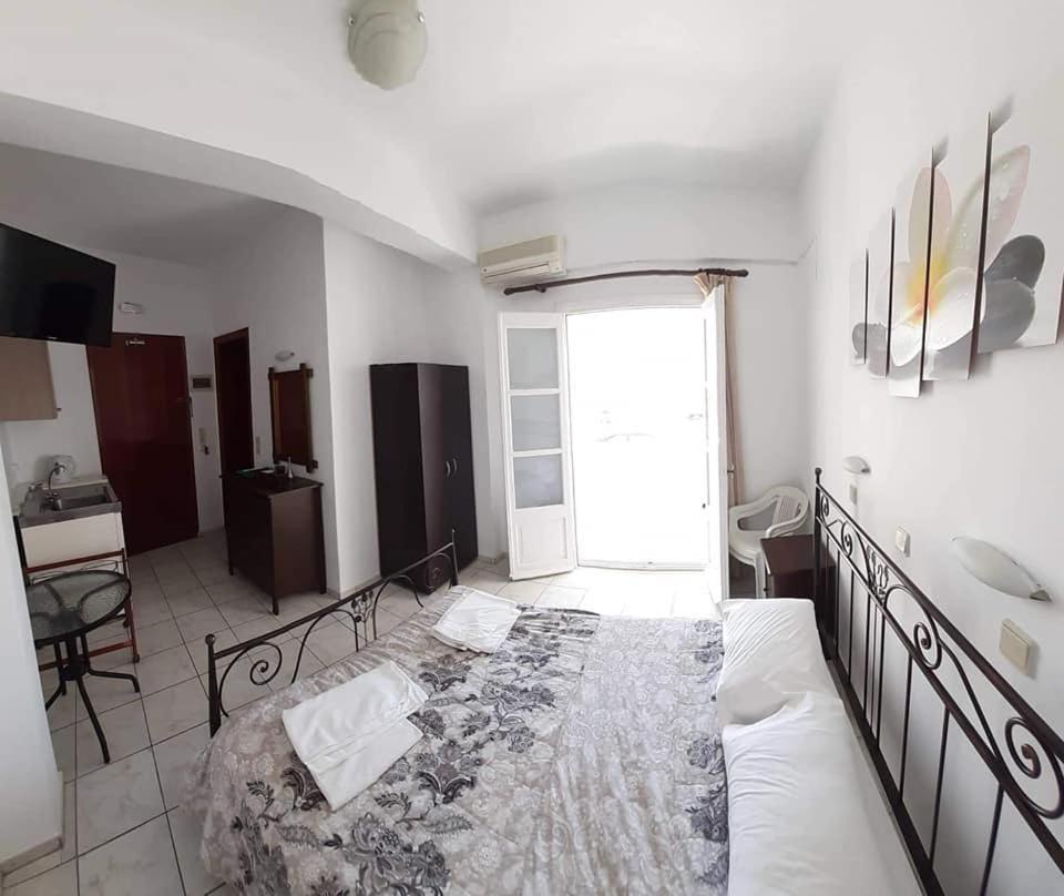 Rooms To Let Rena Monolitos Zewnętrze zdjęcie