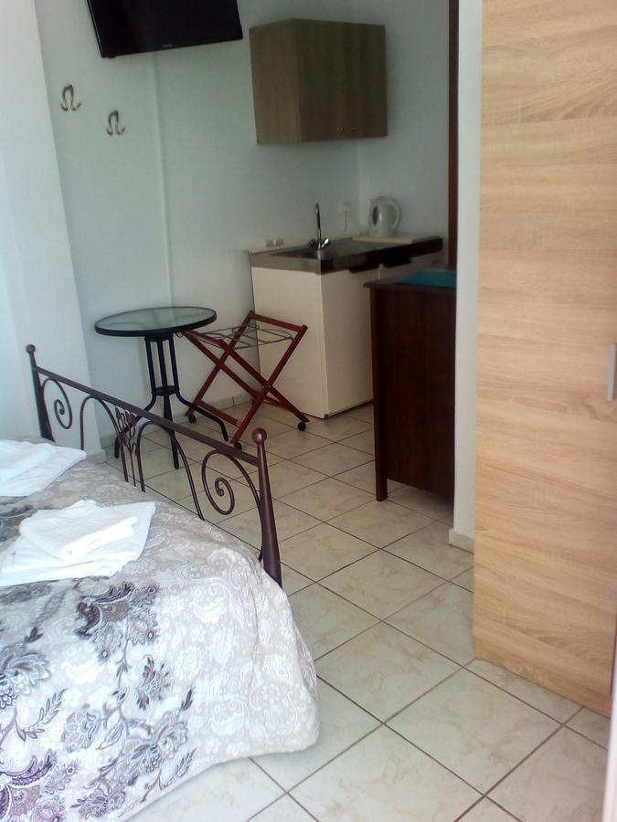 Rooms To Let Rena Monolitos Zewnętrze zdjęcie