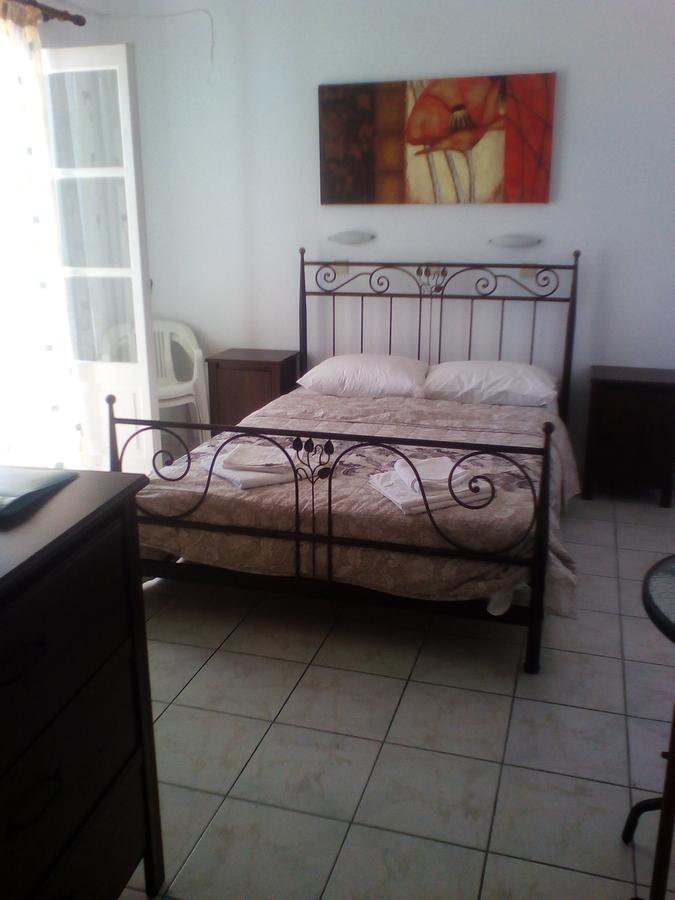 Rooms To Let Rena Monolitos Zewnętrze zdjęcie